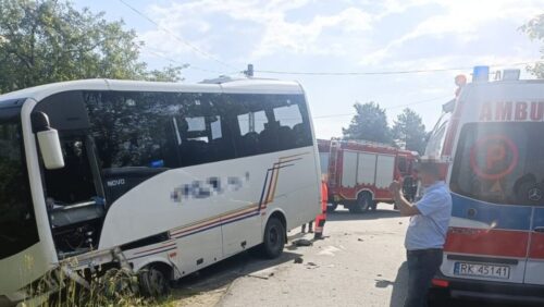 ZDARZENIE DROGOWE Z UDZIAŁEM AUTOBUSU