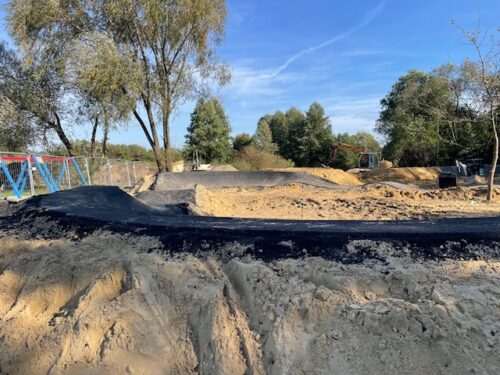Budowa pumptracku w Jasionce – Gmina Trzebownisko