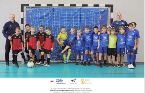 Rodzinny turniej „Piłka łączy” w Błażkowej. Rodzinny turniej zwieńczył projekt „Zgrani offline”